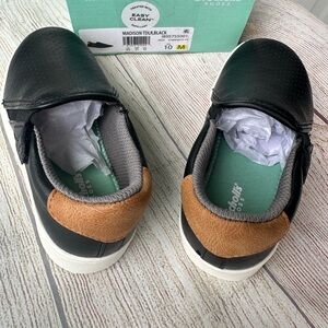 Kids Black & White Dr Schols 10M Easy and Comfort Slip-On Shoes NIB